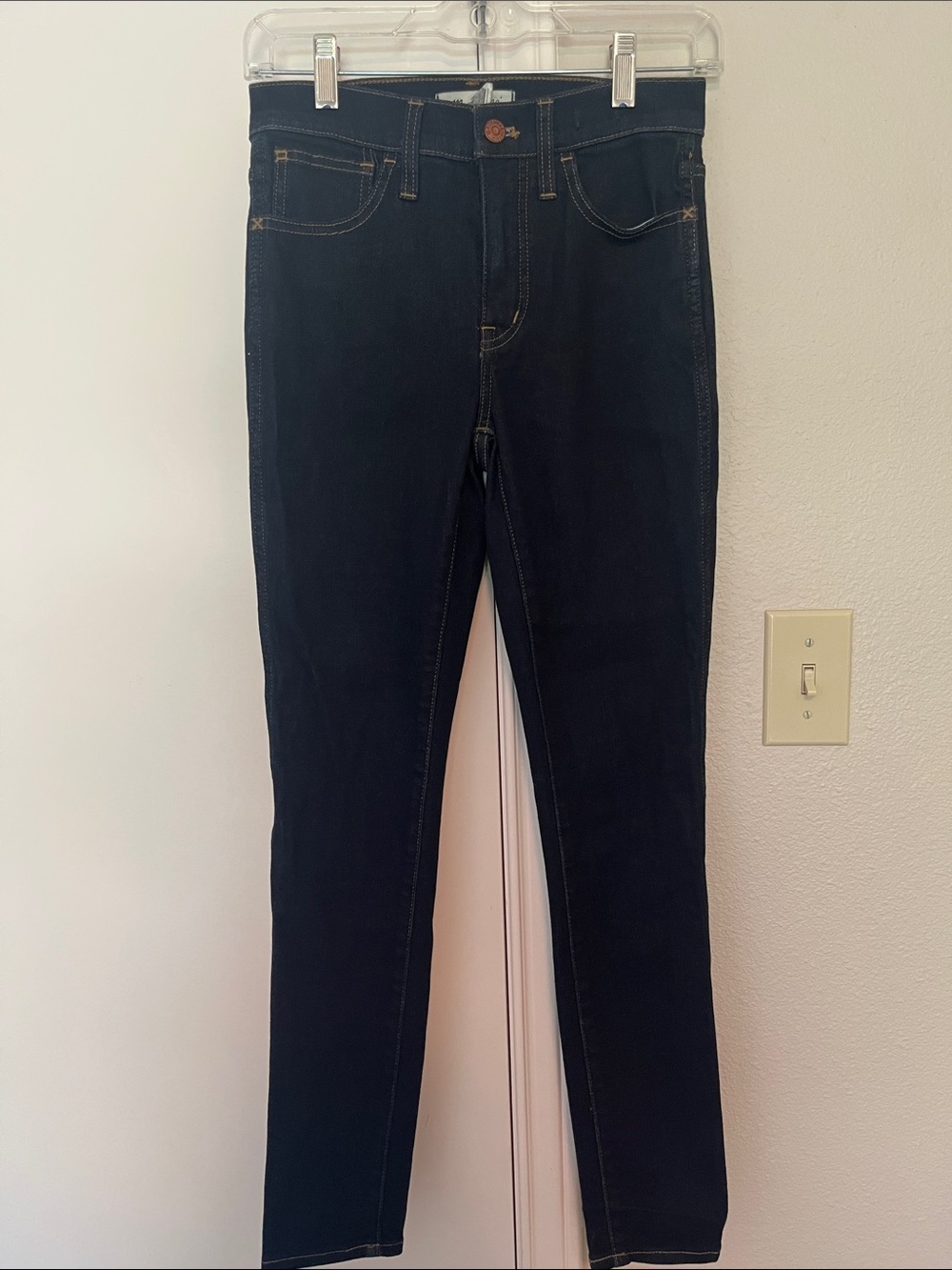 Madewell Roadtripper dark indigo skinny jeans. Size 24 Like new condition.